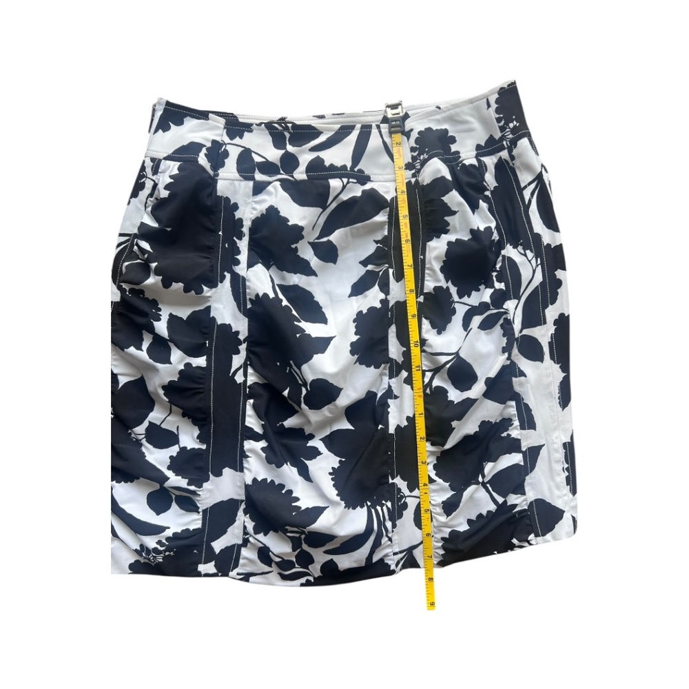 Black White Floral Mini Skirt Made in New York Size 8 - Picture 6 of 7